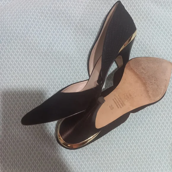 Mimco black suede and faux snakeskin heels. Gold accents. - Picture 5 of 5